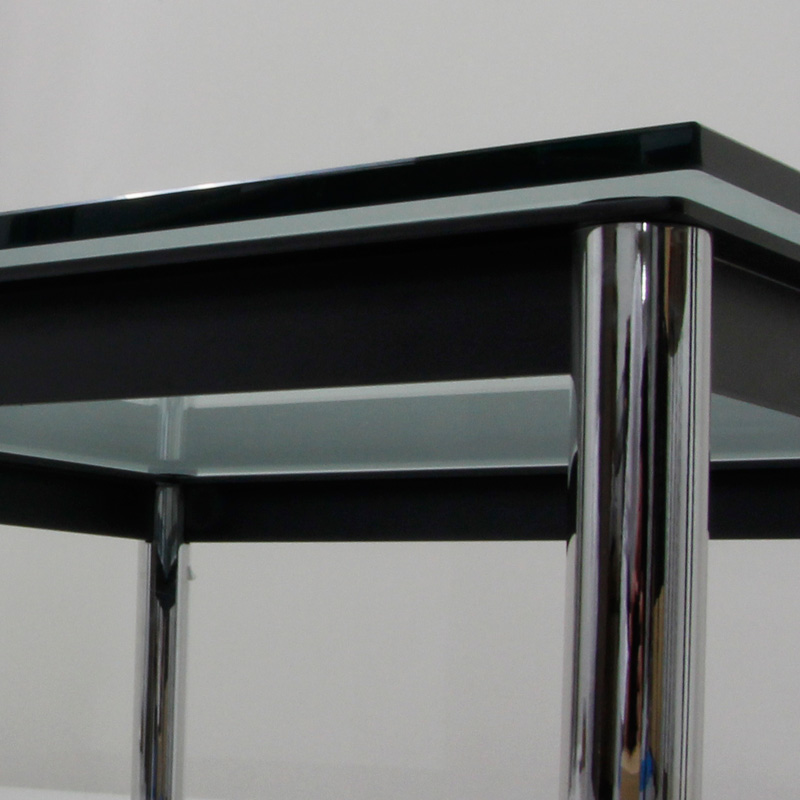 ル・コルビュジエ（ガラス・金属）