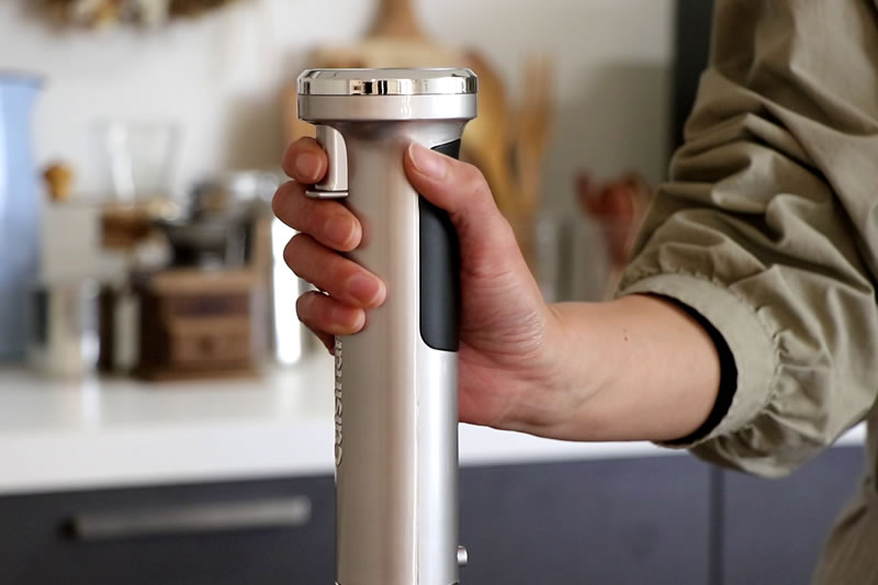 コードレス充電式ハンドブレンダー「RHB-1020J」コードレスだと毎日の