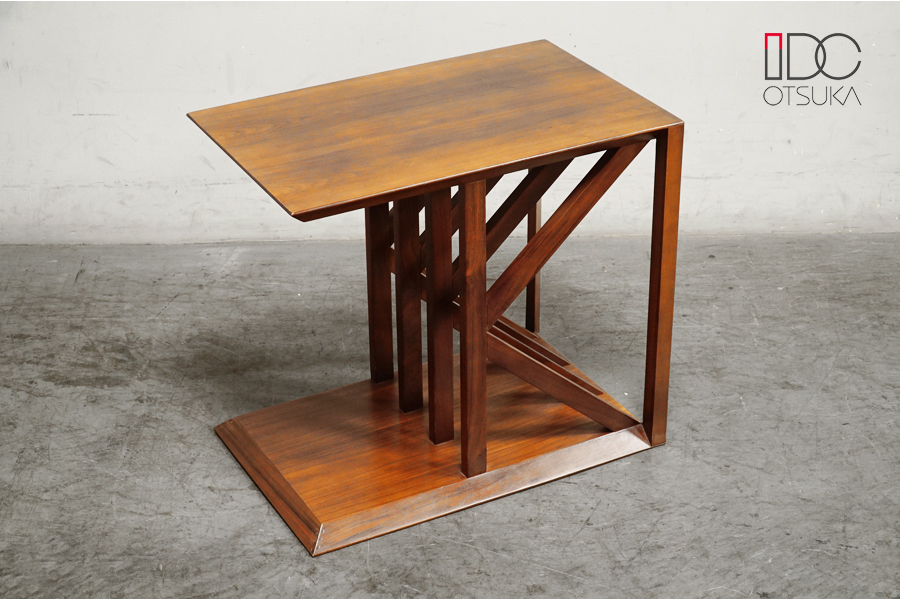 IDC大塚家具 リーベ サイドテーブル DM-GF014 ウォールナット材 IDC