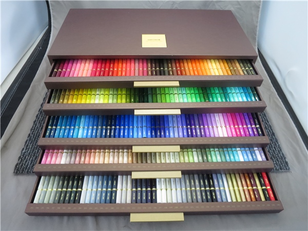 三菱鉛筆 uni COLOR 240 LIMITED EDITION 240本色鉛筆 買取致しました
