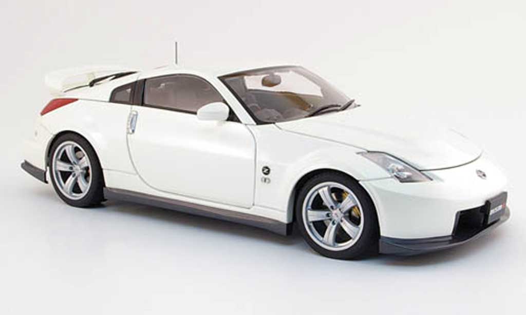 Diecast model cars Nissan 350Z 1/18 Autoart Nismo fairlady z type