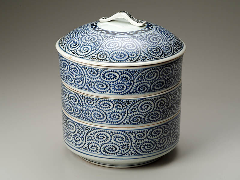 盛期の伊万里 江戸中期 斬新 今でも素晴らしいデザイン 、陶質、呉須の色