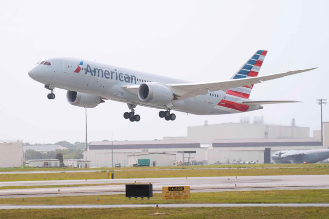ボーイング、787納入再開 アメリカン航空に引き渡し