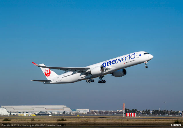 JAL、ワンワールド塗装A350初受領 トゥールーズで15号機