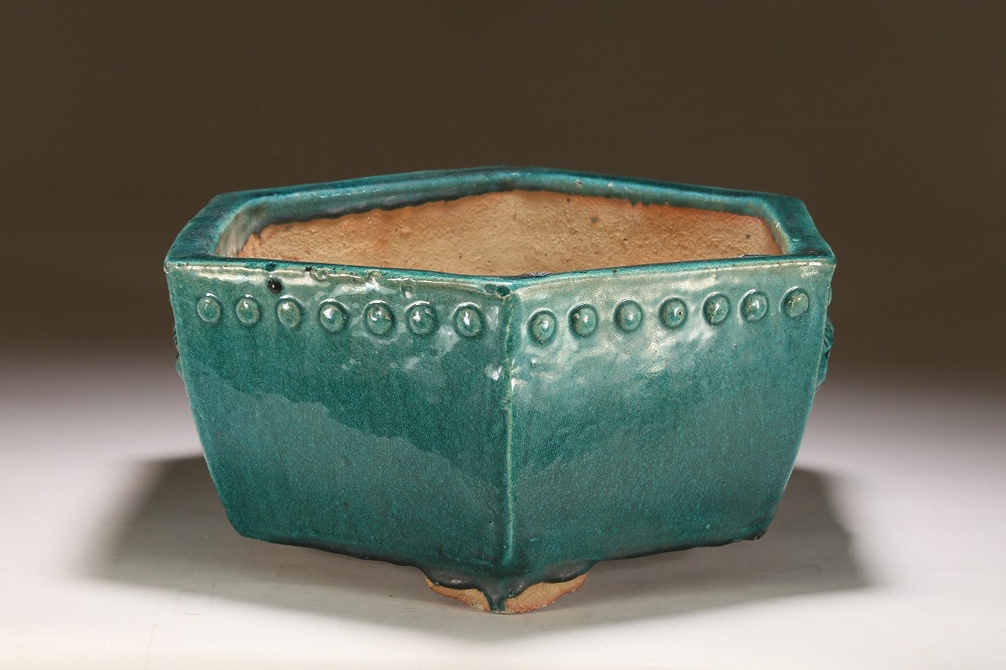 広東緑釉鋲打獅子環六角 | 雨竹亭オンラインショップ