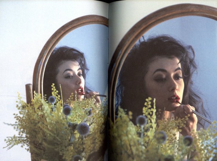 荒木経惟撮影モデル桐島かれん写真パネル