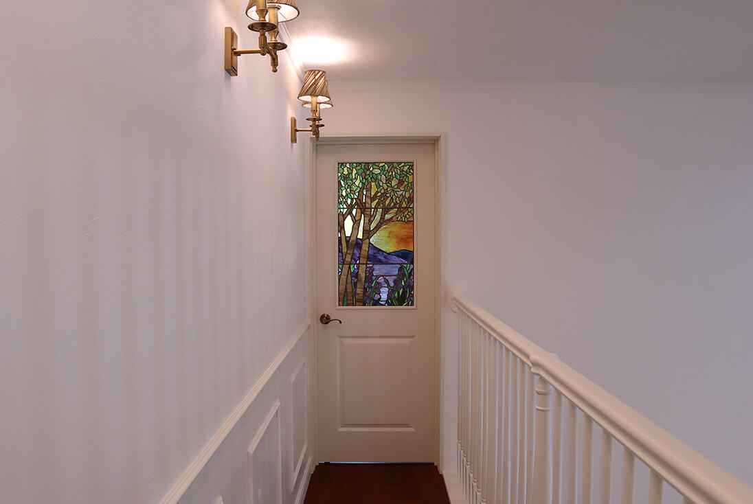 花・植物・風景のデザイン-043「白樺の木と菖蒲のある湖の風景