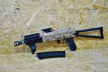 BCSWオリジナルカスタム GHK AKS74U ガスブローバック マルチカム KG