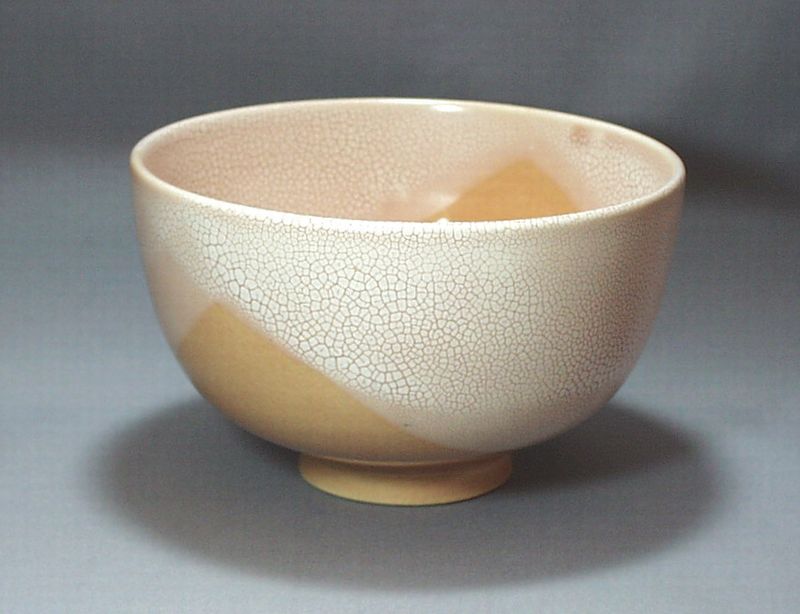 中野静鳳 作 白薩摩雪波釉茶碗 商品詳細｜ギャラリービーンズWEBSHOP