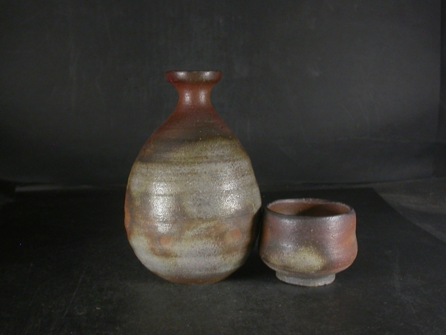 AKa6903 備前焼 小西陶古 変わった形の酒器 珍品 AKa6903 備前焼 小西陶