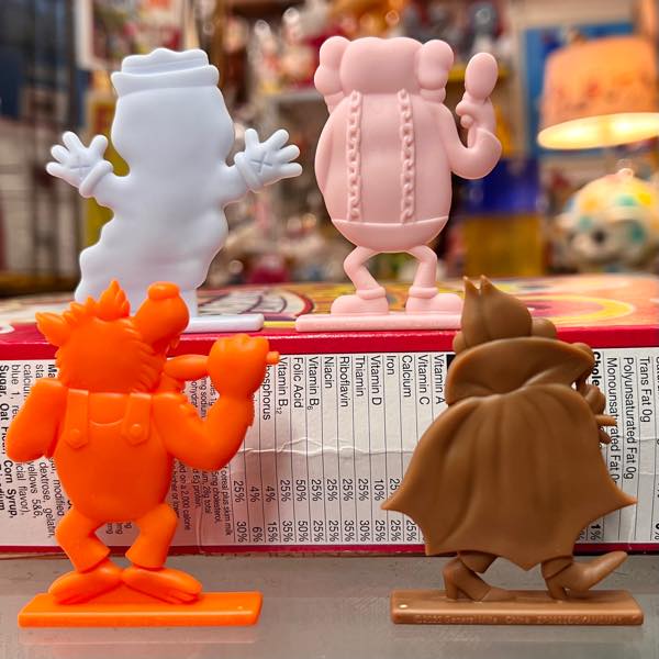 General Mills Monsters Monster Cereal × KAWS Limited Toys ゼネラル