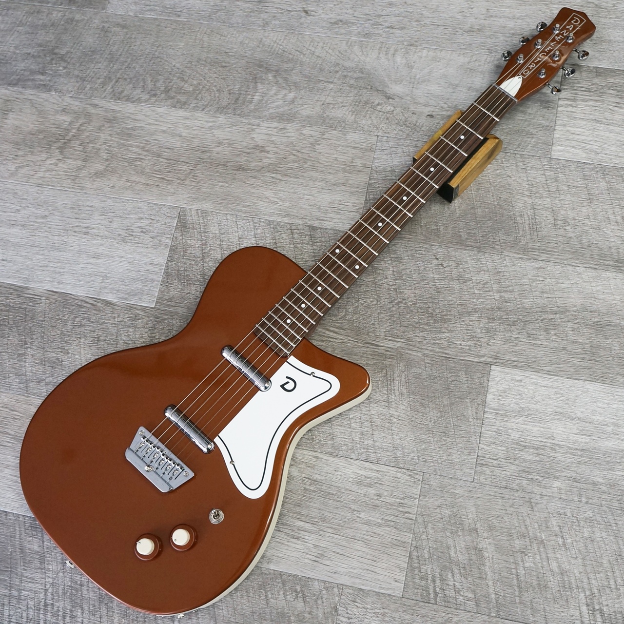 Danelectro シングルカッタウェイ ベース DANELECTRO カッタウェイ