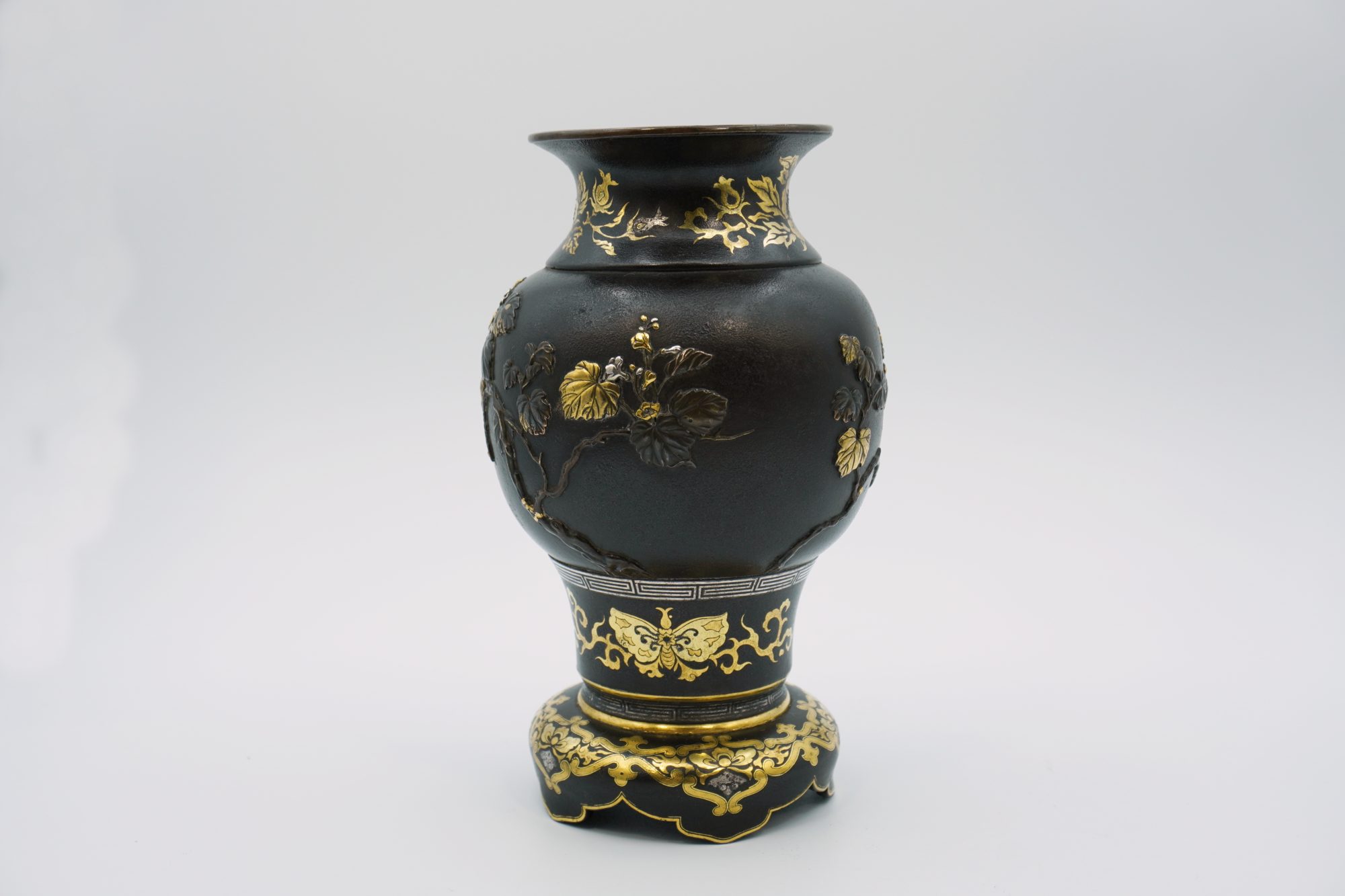 鉄地象嵌 桐鳳凰図花瓶 | 明治工芸・明治金工の販売専門店ならGallery尚