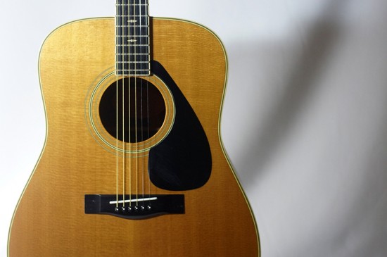 ジャンク】 YAMAHA FG 251B ハードケース付き ジャンク】 YAMAHA FG
