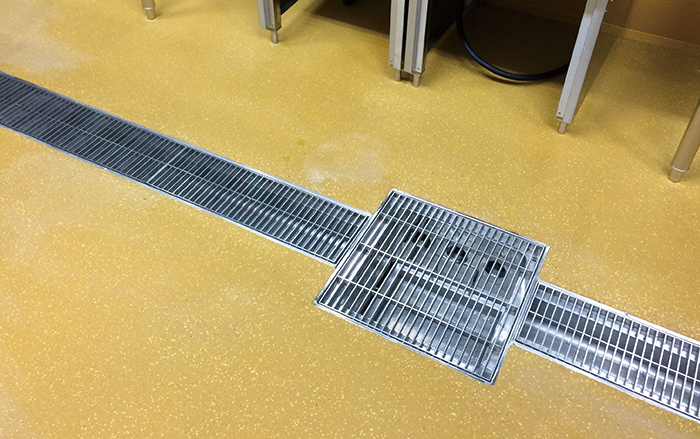 HACCP導入事例】厨房に最適！ステンレス排水溝・集水桝〈2026最新