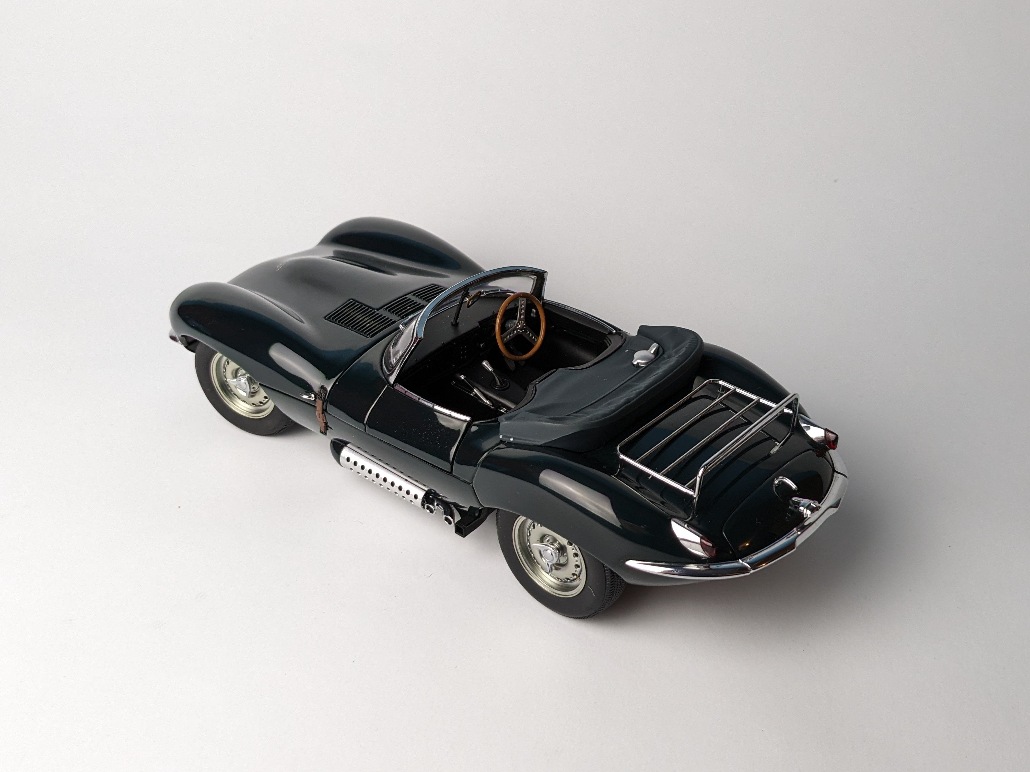 1/18 AUTOart - 1956 Jaguar XKSS Steve McQueen | DiecastXchange Forum