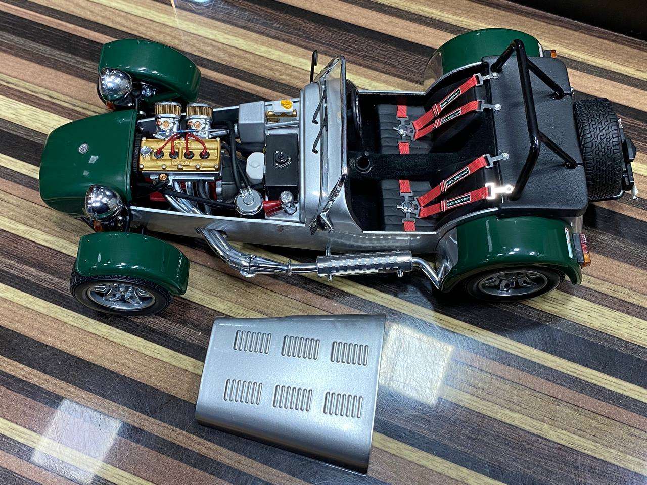 1/18 Diecast Caterham Super Seven Cycle Fender Green Kyosho Model