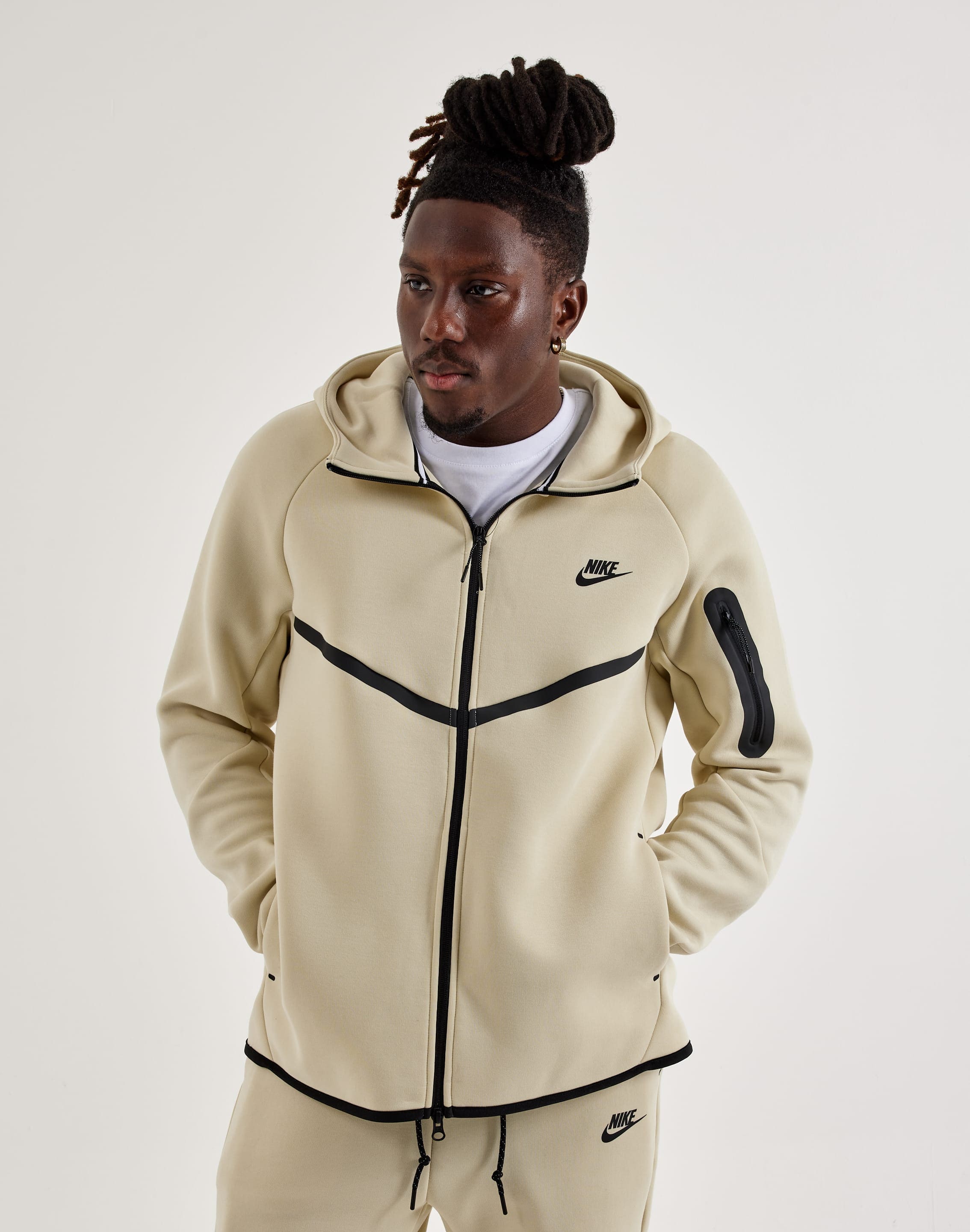 スマホ・タブレット・パソコン NIKE TECH FLEECE SET スマホ