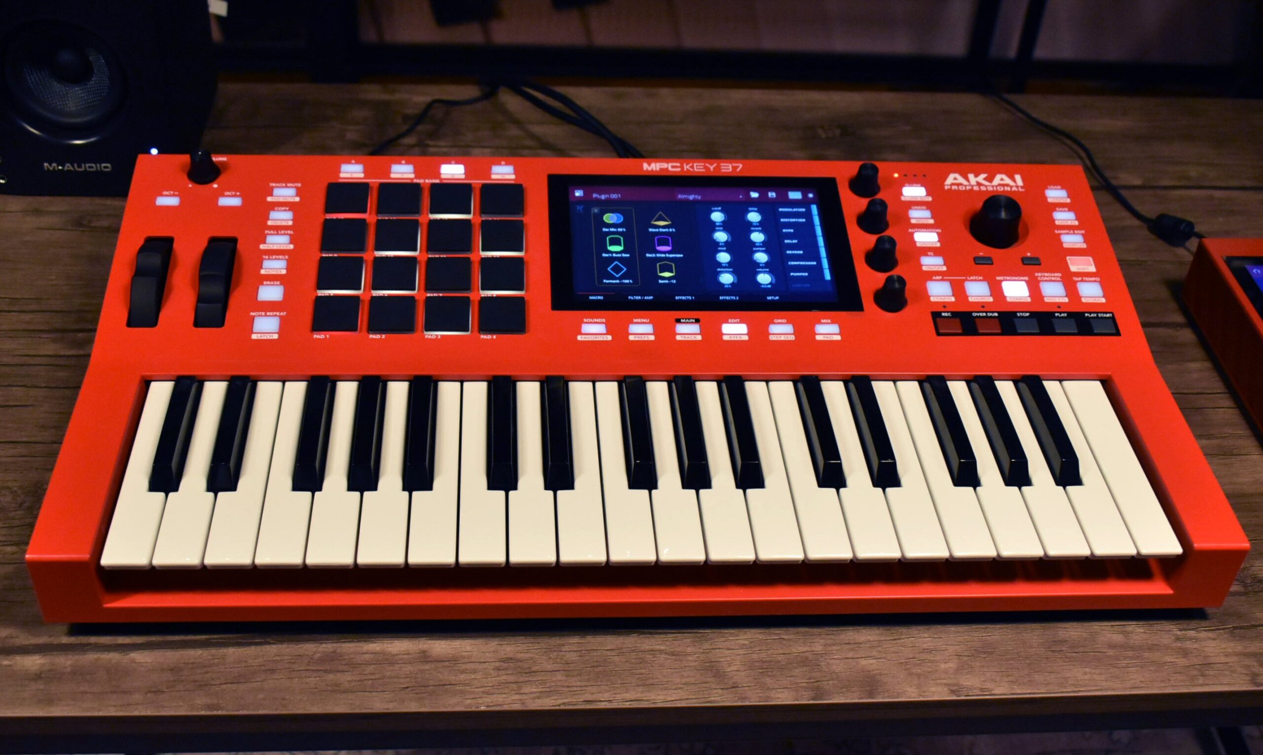 スタンドアロンで動く37鍵キーボード版のMPC、AKAI MPC KEY 37が誕生