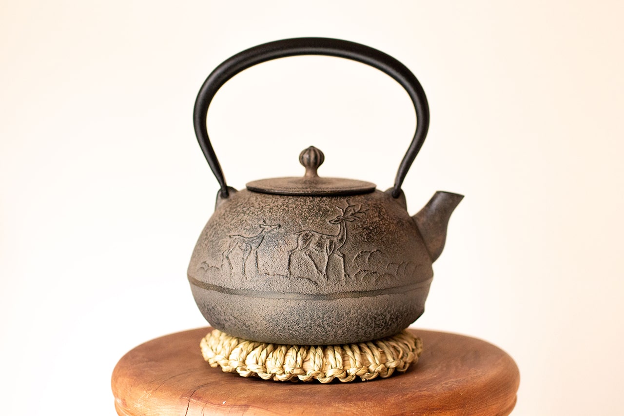 南部鉄器・鹿鳴（ろくめい）【山ノ頂×及富コラボ鉄瓶】