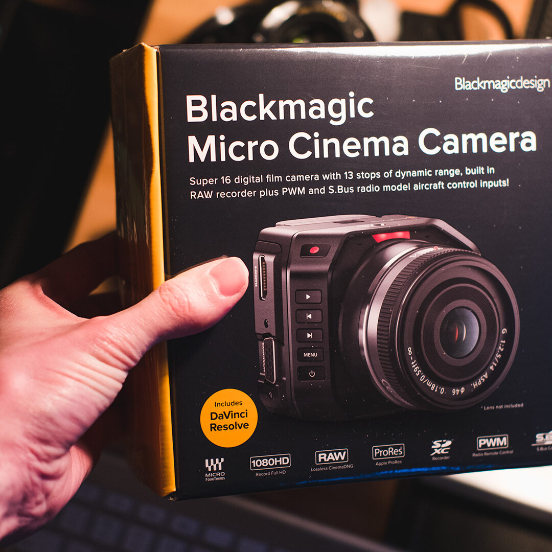Blackmagic Micro Cinema Camera - unboxing and early first
