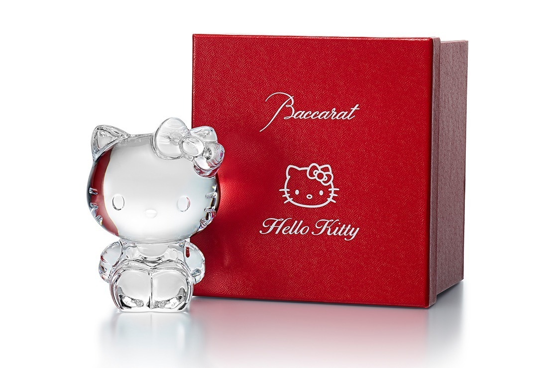バカラ×サンリオ「ハローキティ」のクリスタルオーナメント、澄んだ