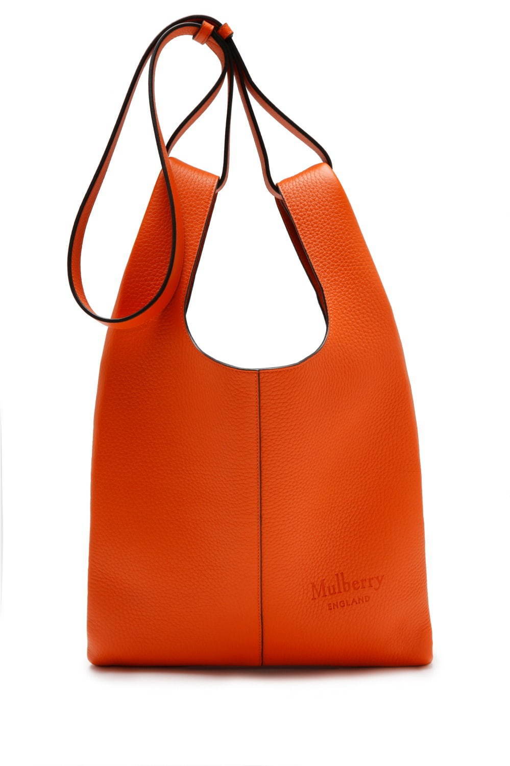 マルベリーの新作レザーバッグ「ポートベロー トート」ブランド初の100