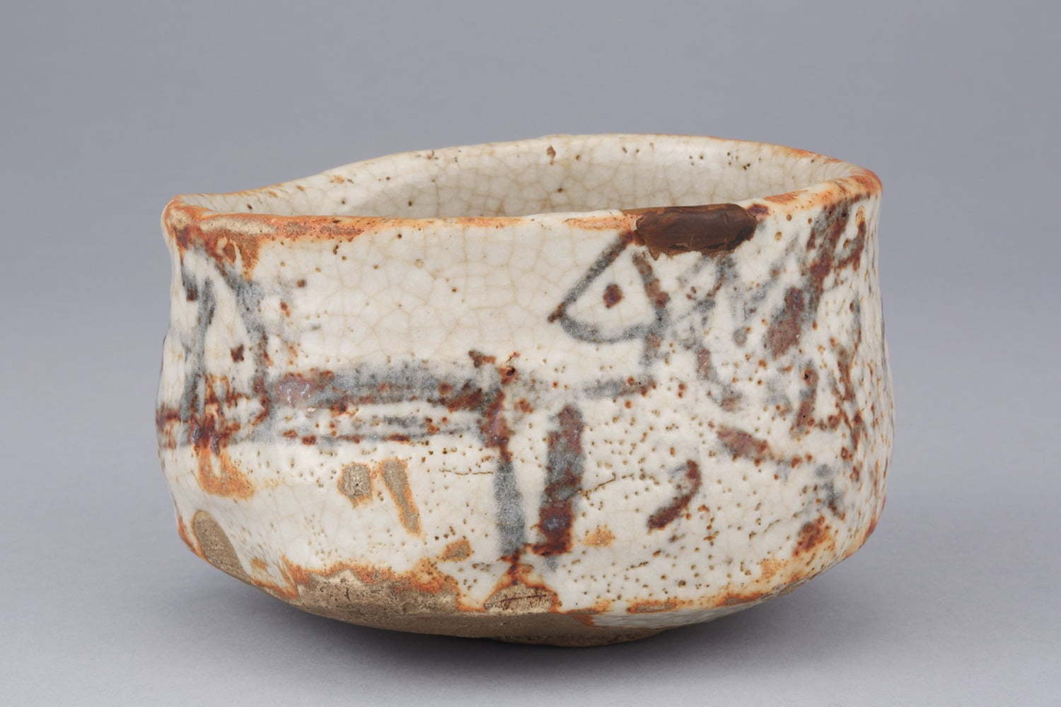 黄瀬戸・瀬戸黒・志野・織部 -美濃の茶陶」展、サントリー美術館で