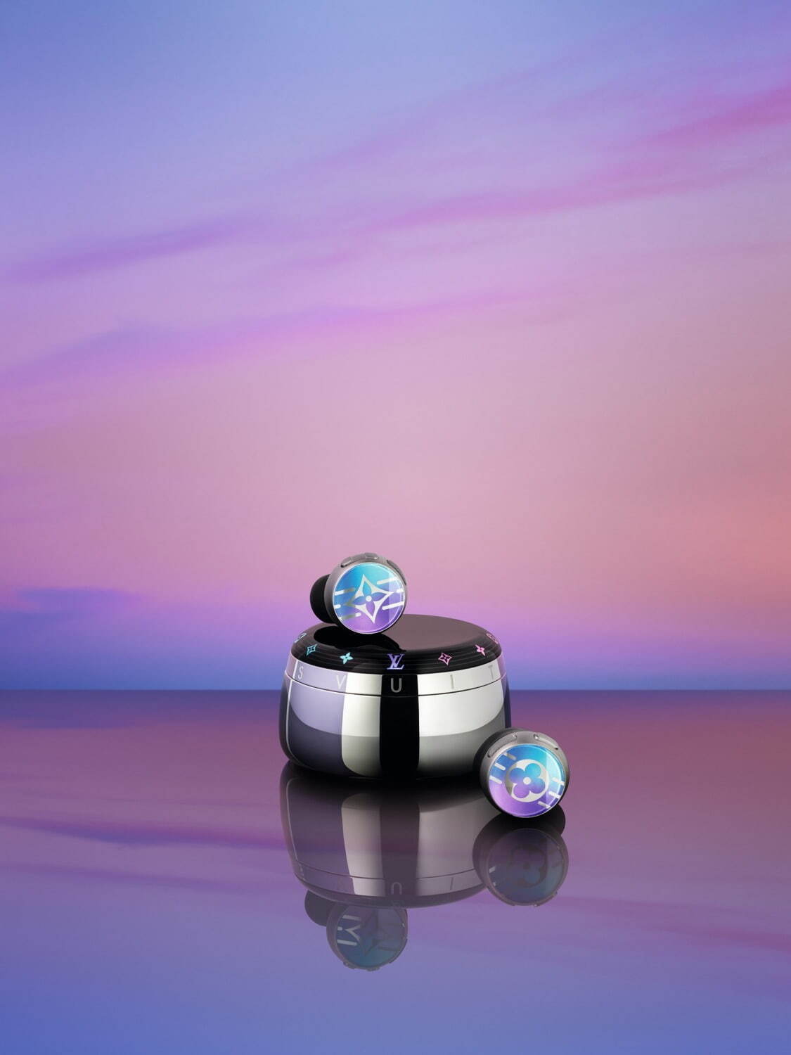 ルイ・ヴィトン新作“モノグラム”入りイヤホン「ホライゾン ライト