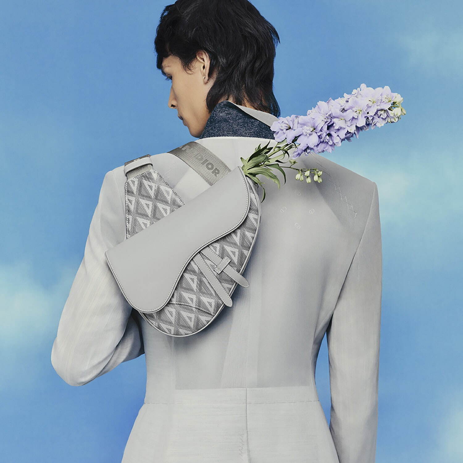 ディオール「CD ダイヤモンド」メンズ新作、グレートーンにまとめた