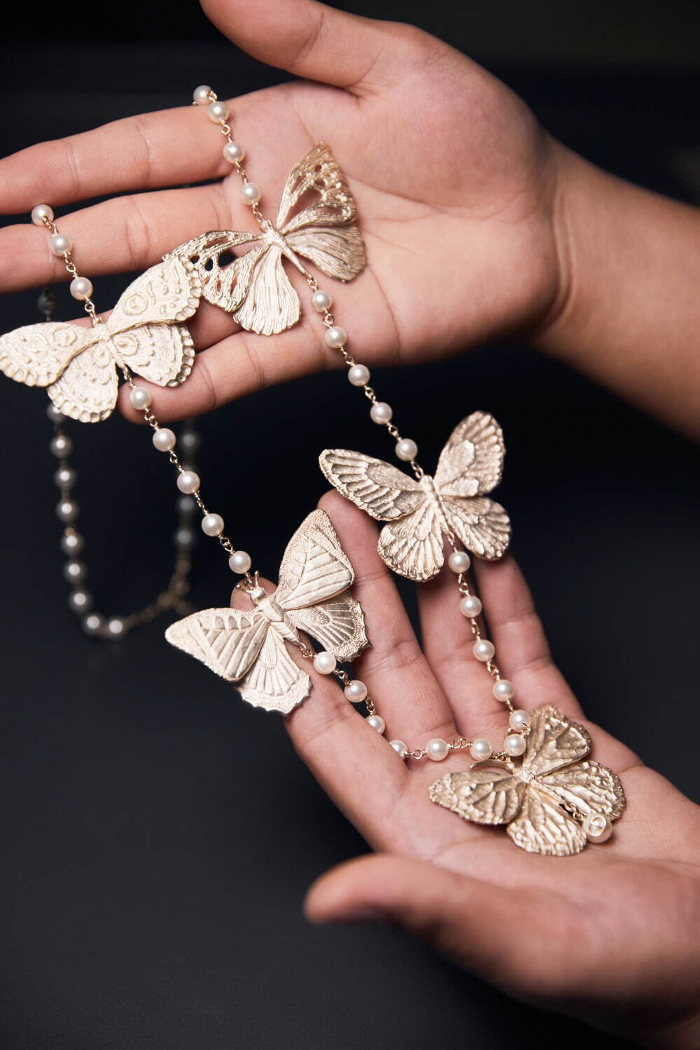 ディオール メタモルフォーゼ」“蝶”モチーフの新作ジュエリー、パール