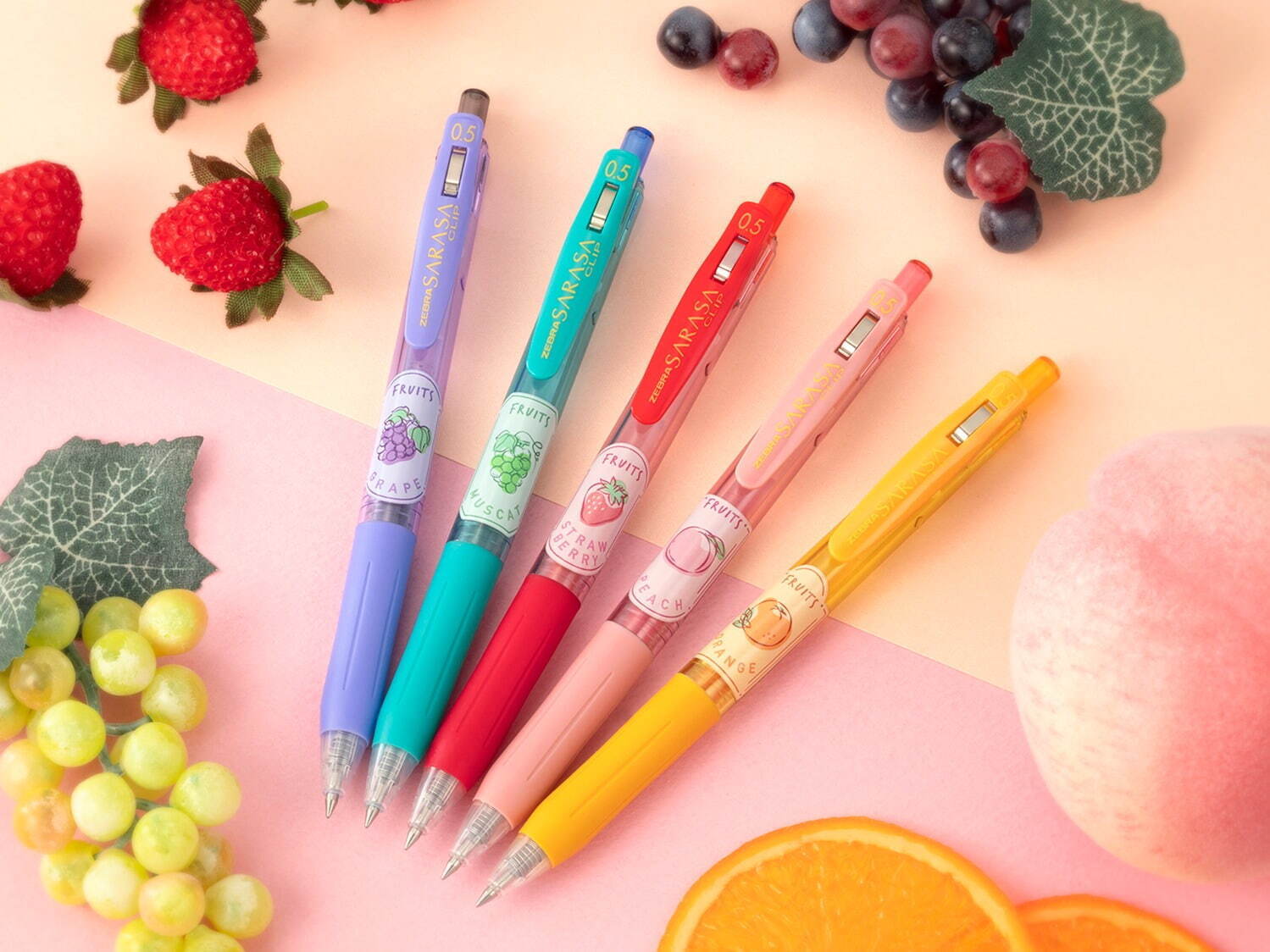 人気ボールペン「サラサクリップ」“フルーツの香りつき”カラー