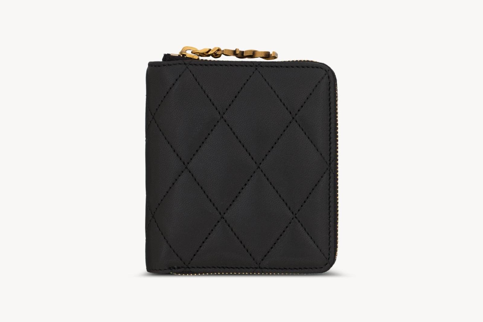 サンローラン新ウォレット「カサンドラビジュー」ロゴチャーム付きの