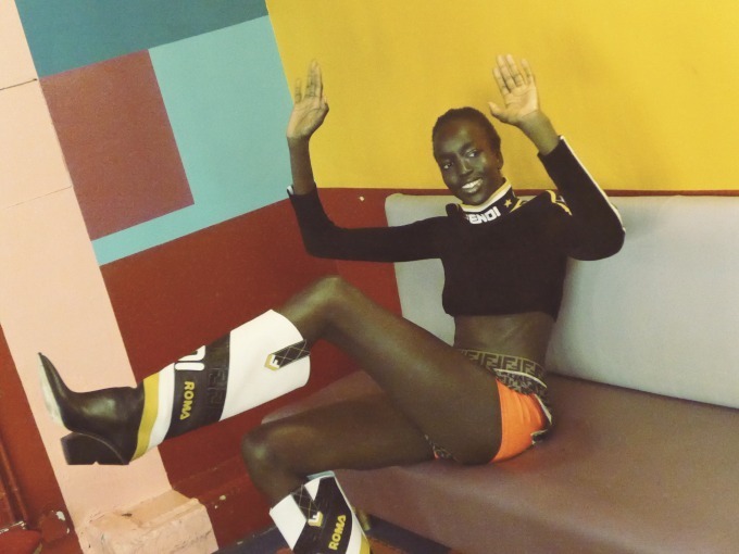 フェンディ マニア」”FENDI/FILA”ロゴを配したメンズ＆ウィメンズの