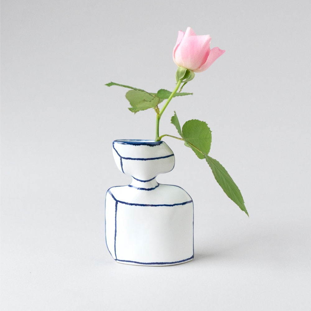 お気に入りの香水”や“子犬”モチーフの花瓶、マリアンヌ・ハルバーグ