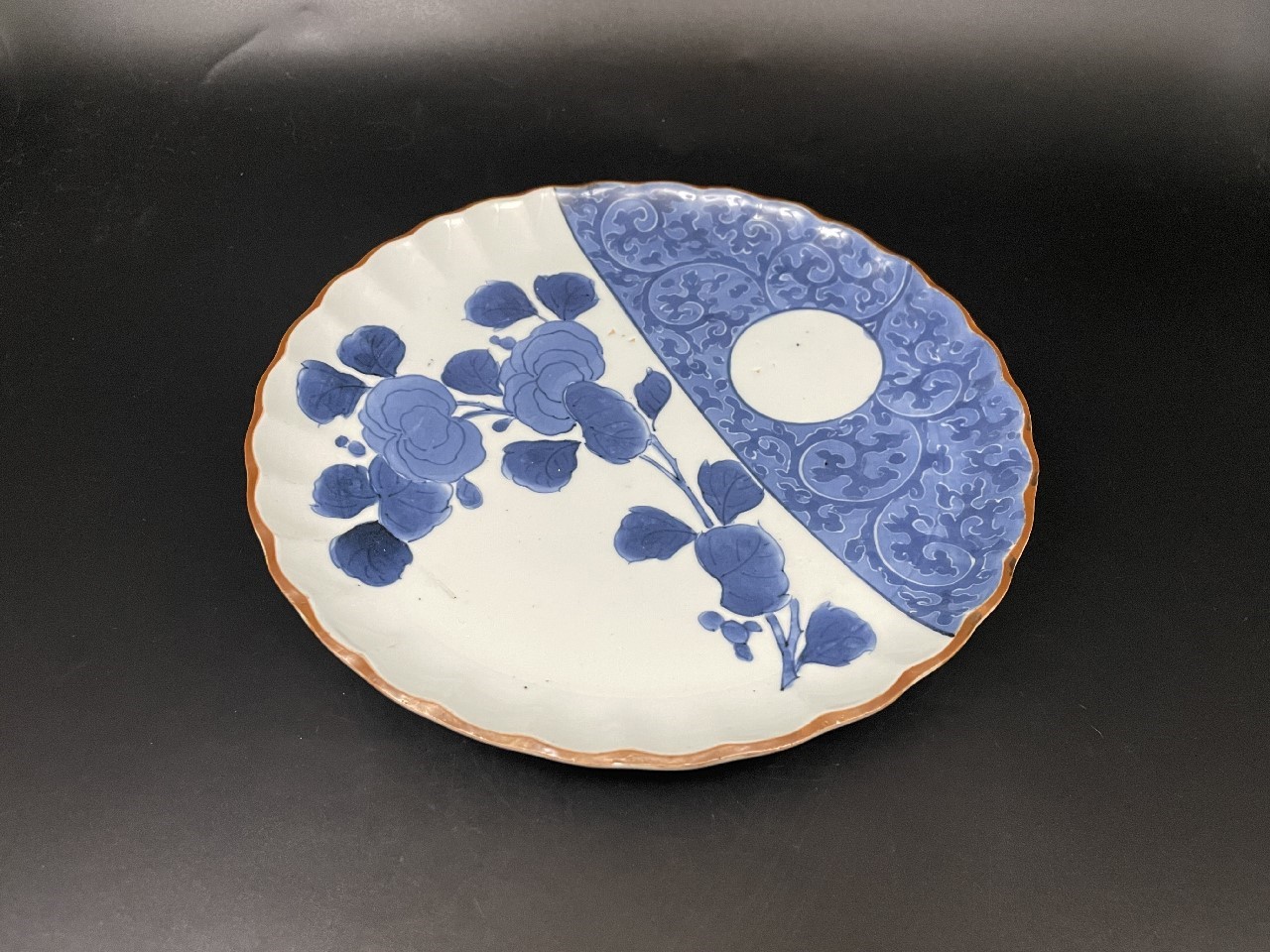 ギャラリー安原 / ご売約 藍九谷 白丸花文輪花中皿