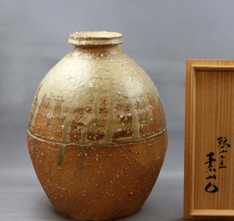 信楽壺 s-2 – 岡南ギャラリー