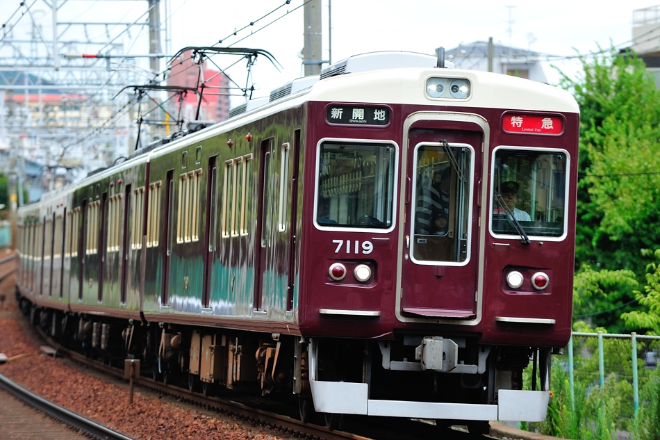 阪急電鉄7000系(神戸線リニューアル車 ) 7027編成 阪急電鉄7000系(神戸線