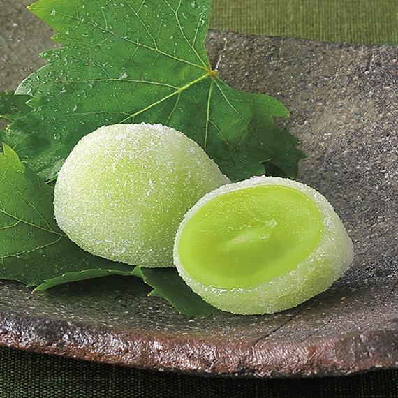 縁起物♪天然石( 翡翠? )のマスカット 美味しそう♪縁結び/商売繁盛