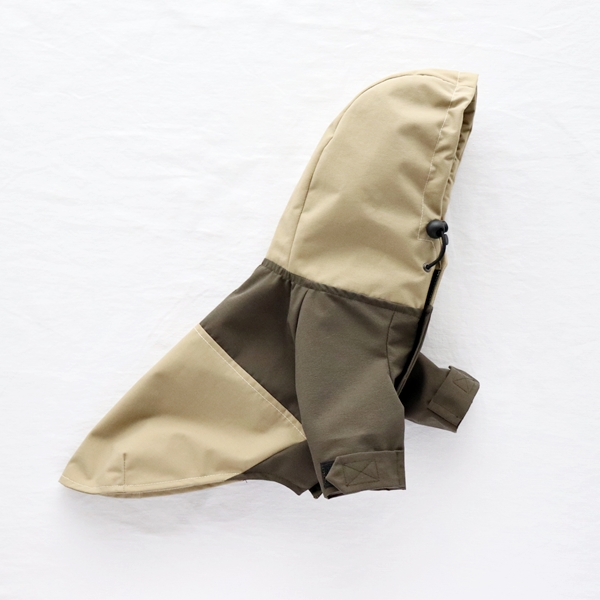 マウンテンパーカー（ベージュ×カーキ） ※防水・防風機能あり アウター