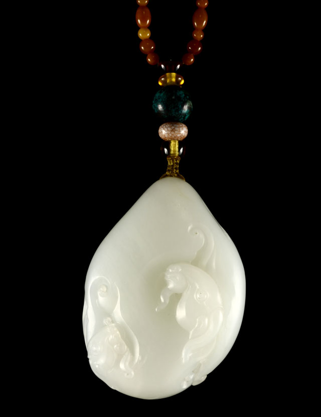 古玉 和田玉(ホータン)細工透かし彫り 古代龍鳳紋 根付 緒締玉 提げ物