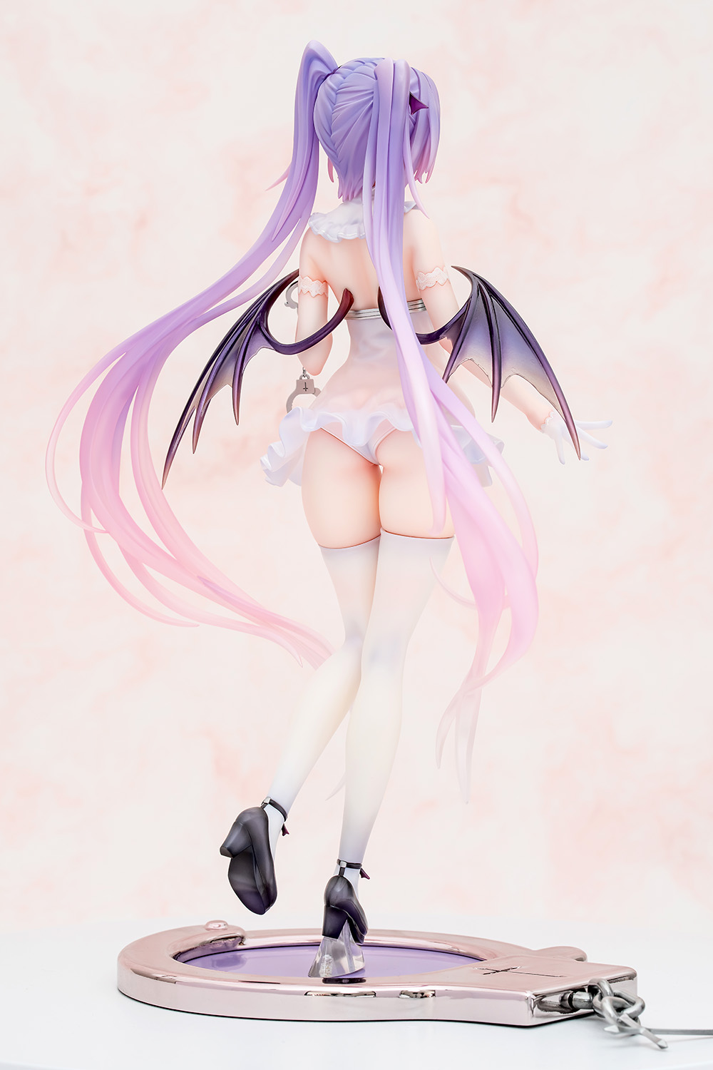 イヴ・カルネアデス設定画Ver. | 株式会社ウェーブ