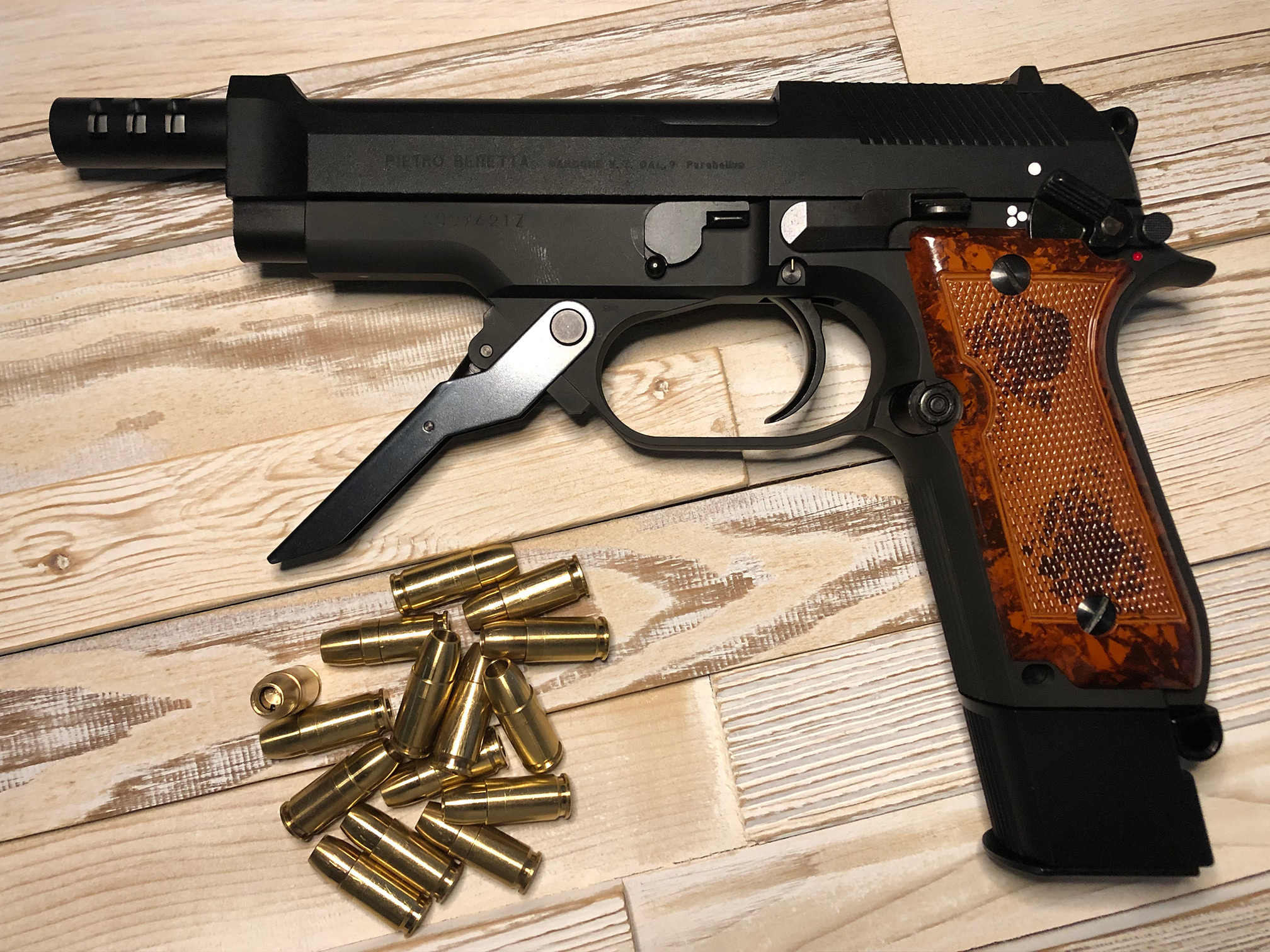 KSCコーポレーション製ABS樹脂製モデルガン ベレッタM93R SPG合法品