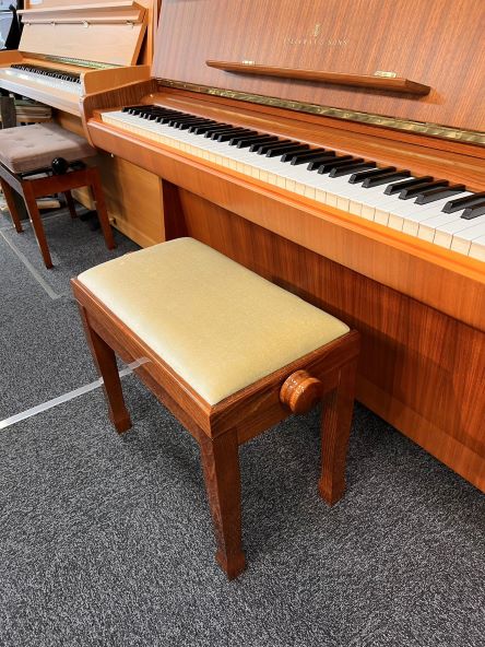 ピアノ椅子｜ディスカチャーチ｜輸入ピアノ.com／株式会社カモシタピアノ