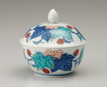 色鍋島桃絵松右衛門の作品です写真17枚です 色鍋島桃絵