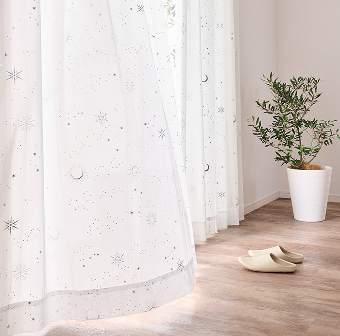 キラキラ輝く星柄の箔プリントがおしゃれなレースカーテン レース