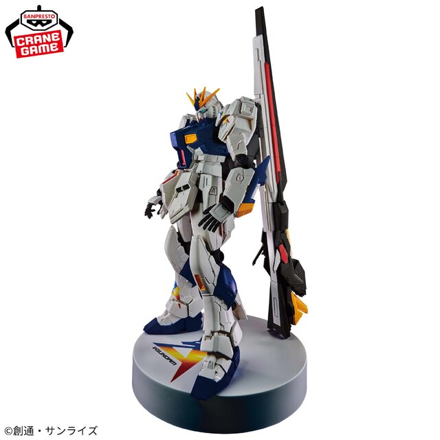 実物大ガンダム立像「RX-93ff νガンダム」がプライズフィギュアに