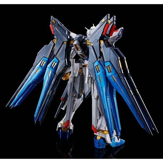 RGガンプラ「ストフリ」「デスティニー」がチタニウムフィニッシュVer
