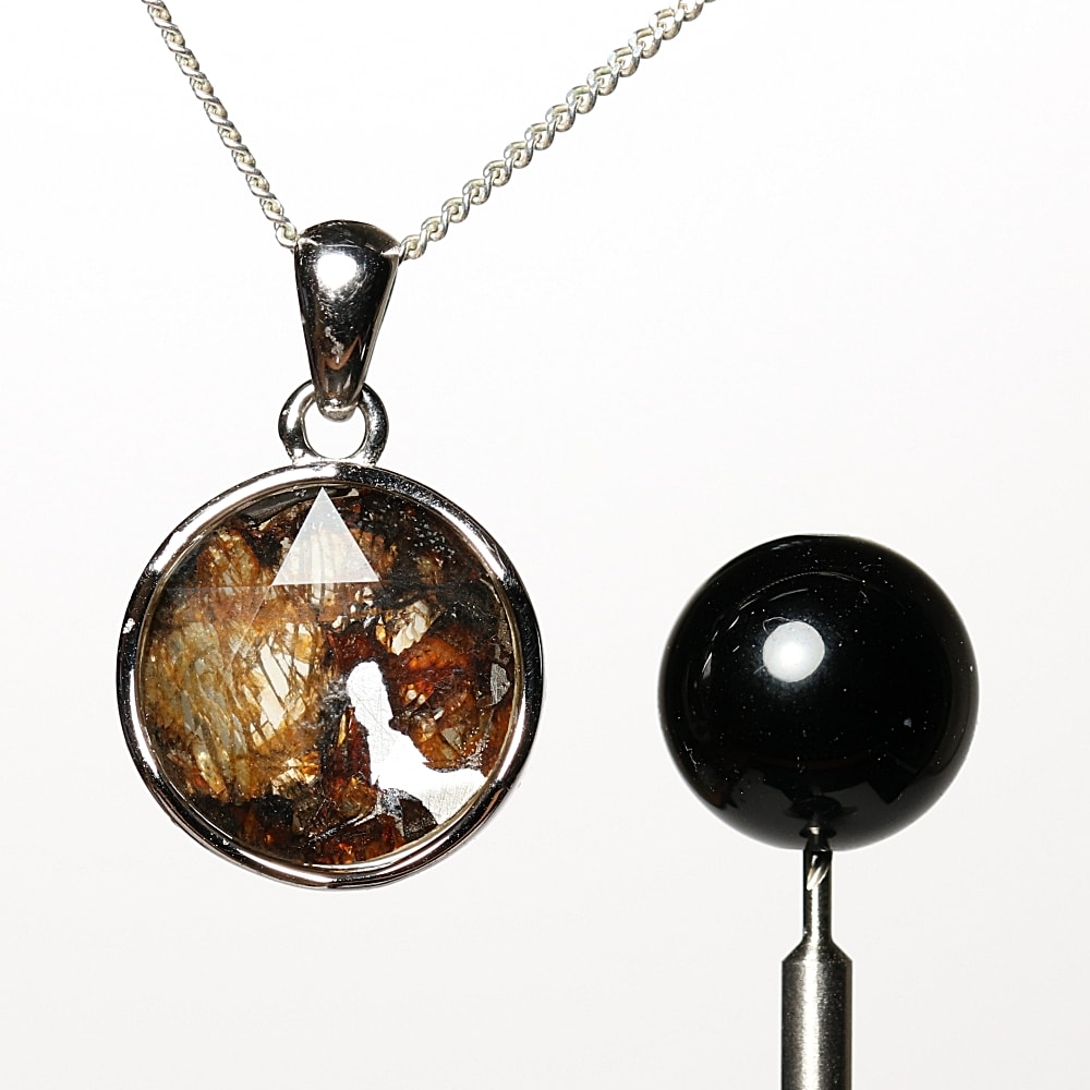 ケニア共和国産セリコパラサイト石鉄隕石ペンダントトップ/六芒星