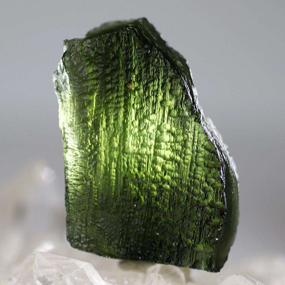 チェコ共和国産]天然モルダバイト原石（希少な大きめサイズ） - 埼玉県